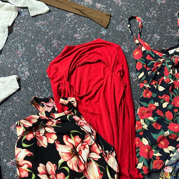 Floral and Solid Dresses Collection - Picture 3 of 6